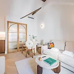 10 New Suite 4 People - Saint-Germain Notre-Dame