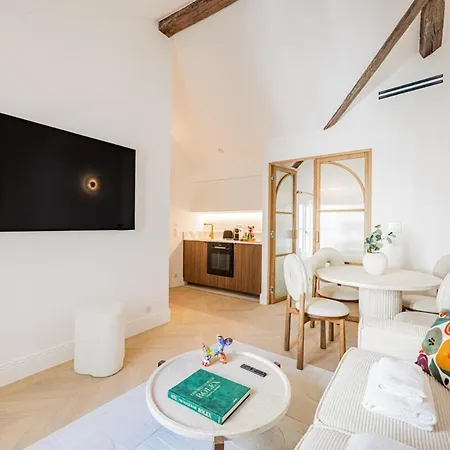 10 New 4 People - Saint-germain Notre-dame * Paris