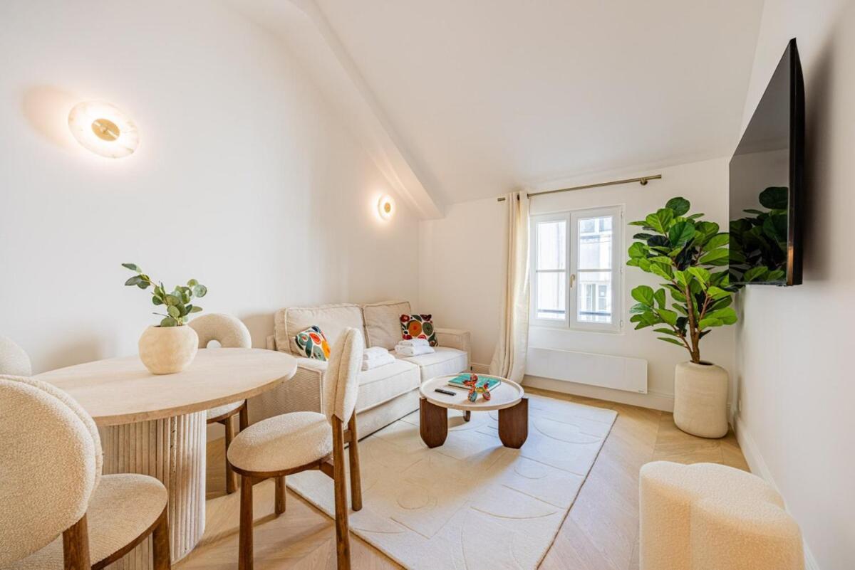 10 New 4 People - Saint-germain Notre-dame Parigi