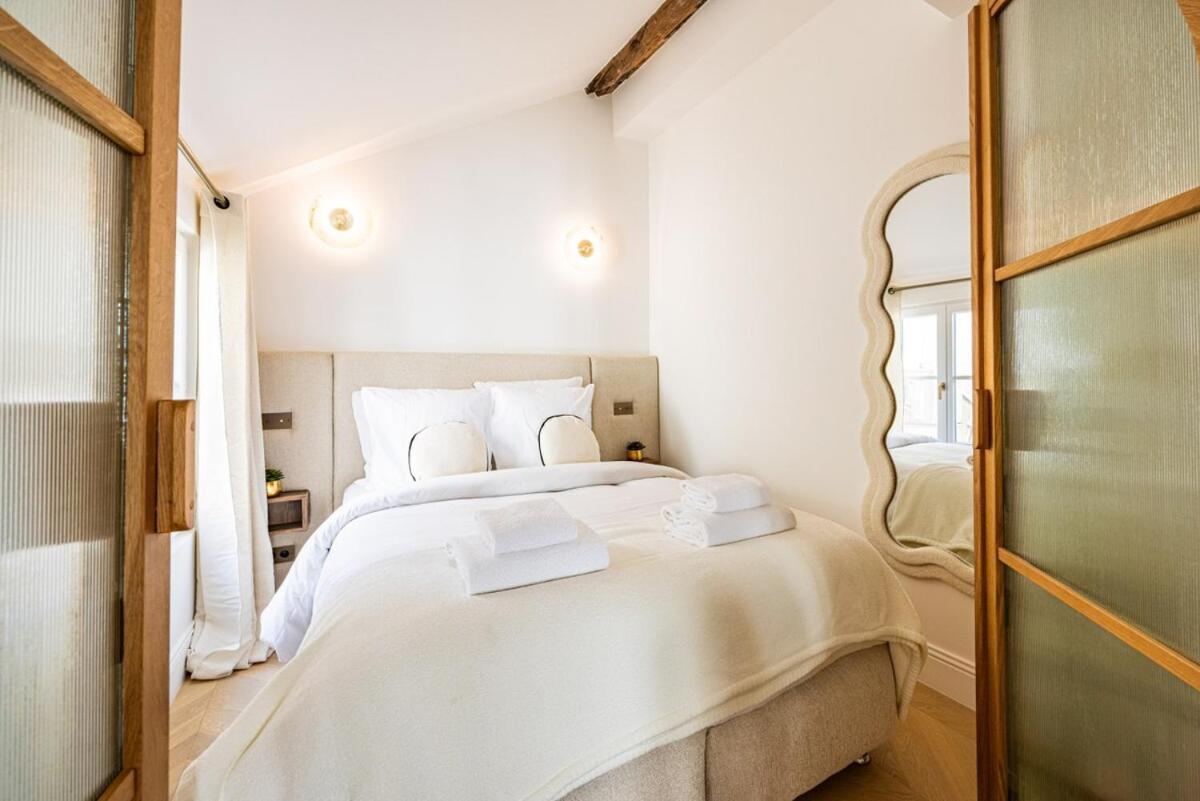 10 New 4 People - Saint-germain Notre-dame