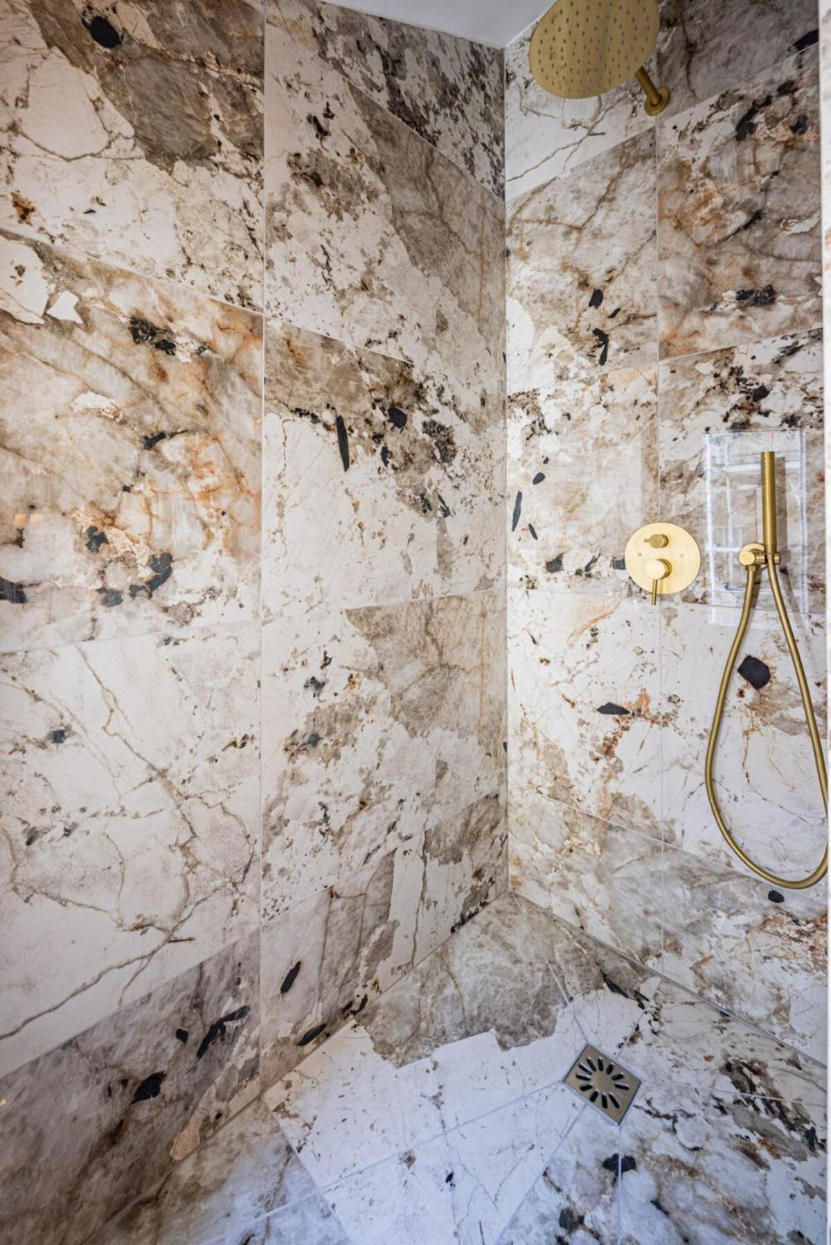 10 New 4 People - Saint-germain Notre-dame